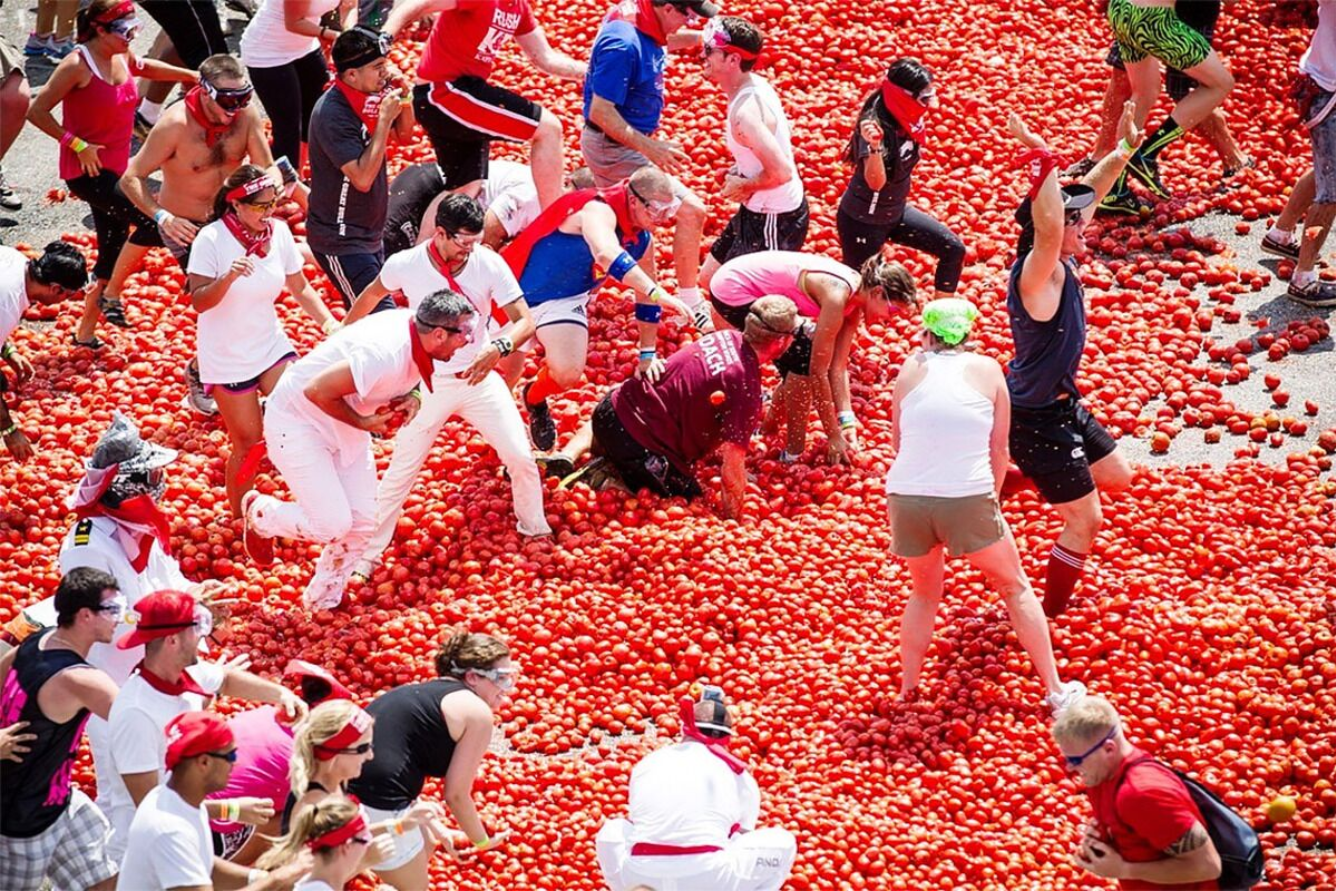 Lễ Hội La Tomatina 2025: Trải Nghiệm Ném Cà Chua Độc Đáo